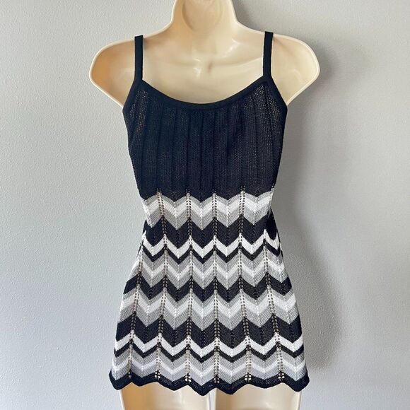 Lacoste Gator Chevron Print Knit Tank Top Size S - Picture 4 of 5